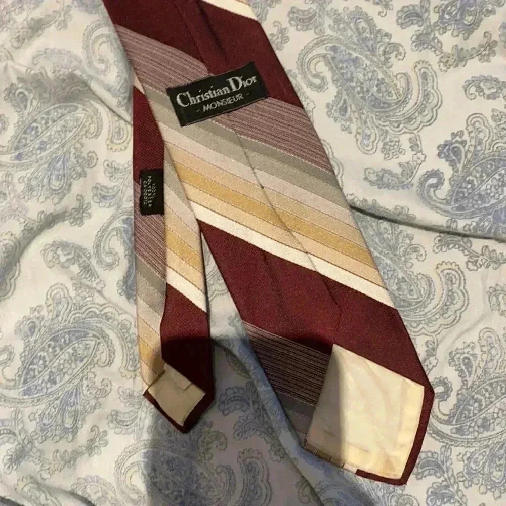 Vintageโ Christian Dior tie